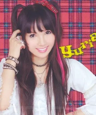 YURIA(有里亜)