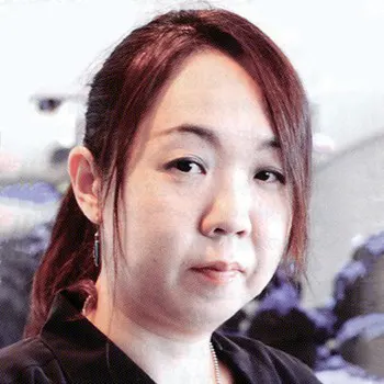 足立美奈子