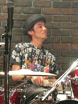 上野 義雄