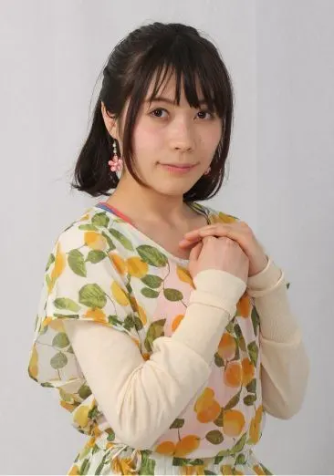 明里芽依